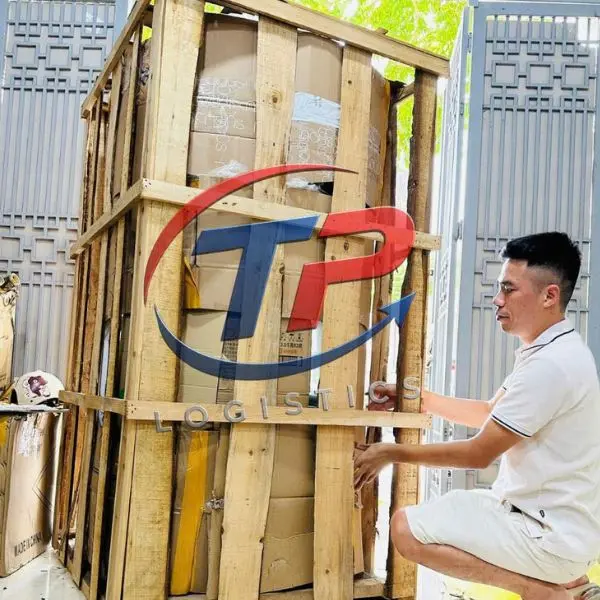 Hàng hóa được đóng Pallet gỗ đảm bảo vận chuyển an